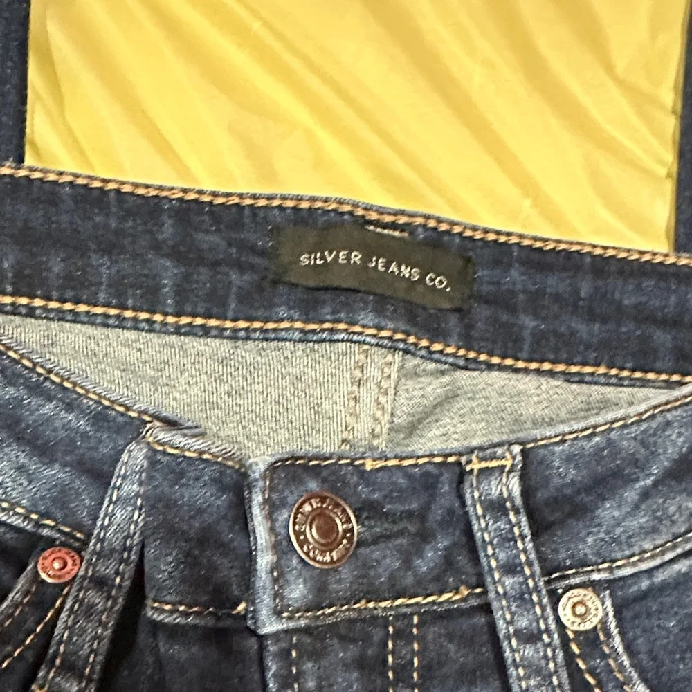 Women's SilverJeans Co. size 27/31 - Picture 2 of 7
